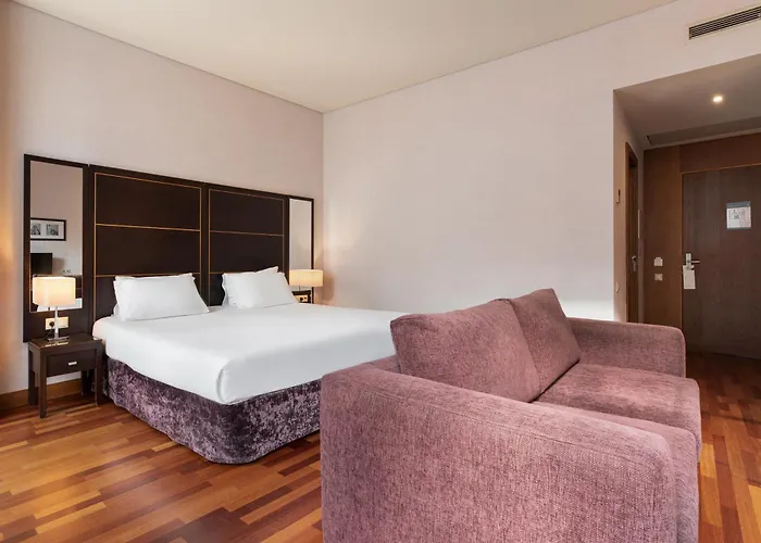 מלון Eurostars Artes 4*