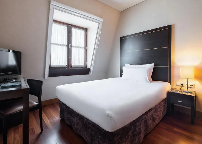 Eurostars Artes Отель