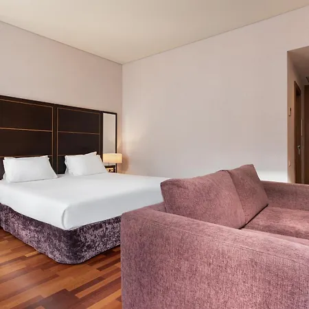 فندق Eurostars Artes 4*