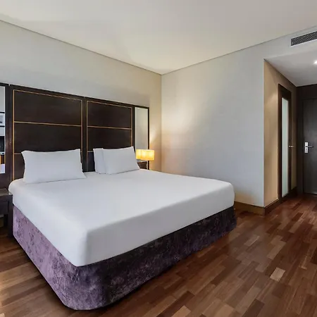 מלון Eurostars Artes 4*